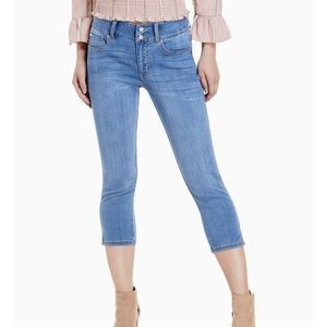 Guess Madalynn Curvy Capri Jeans